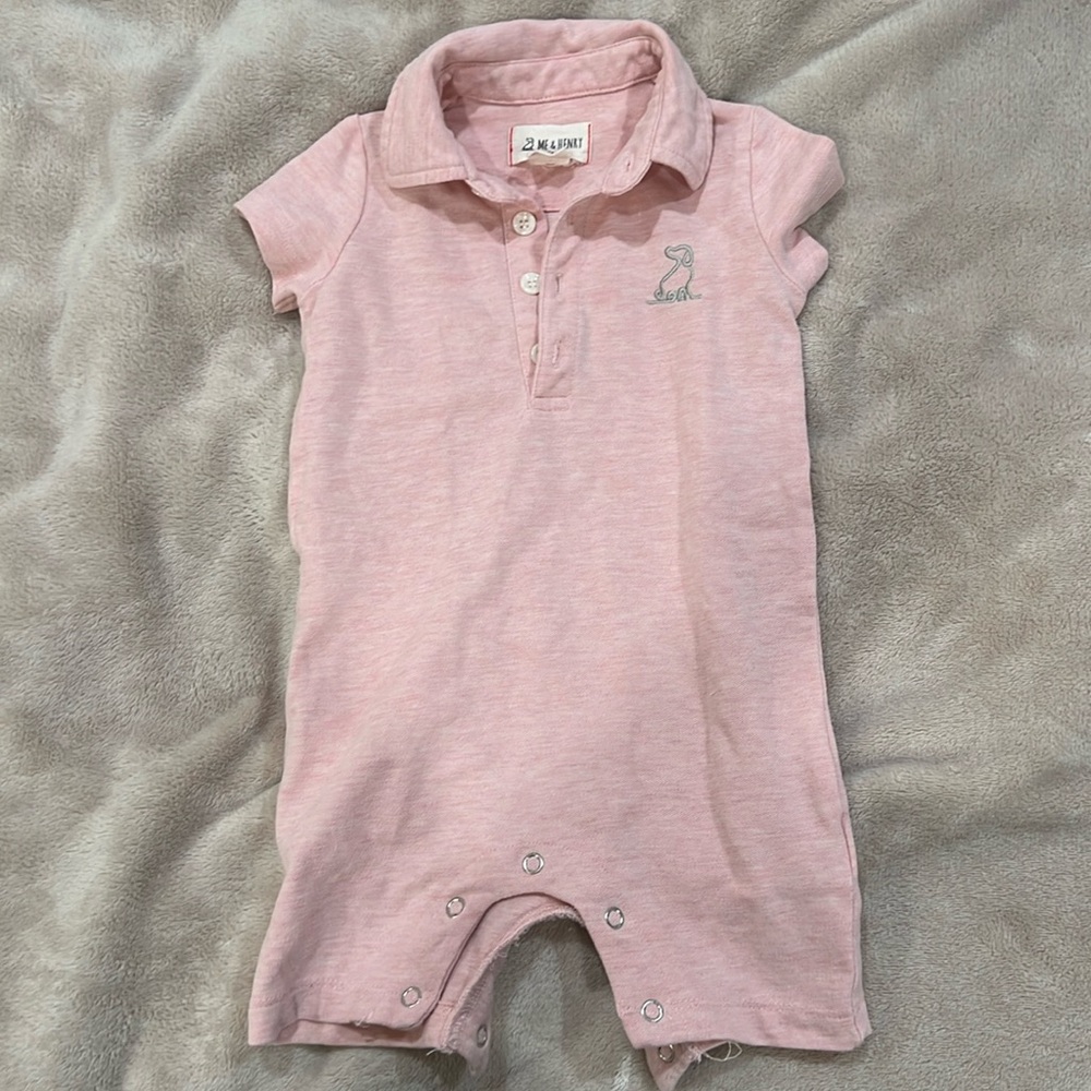 Me & Henry heathered red onesie 6-9 months